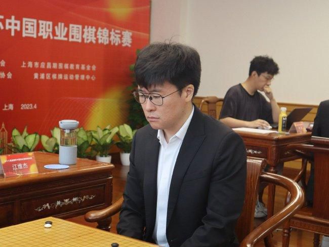 老色批av在线精品